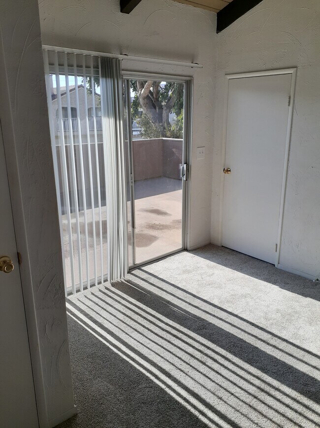 Building Photo - 289 Melrose Dr