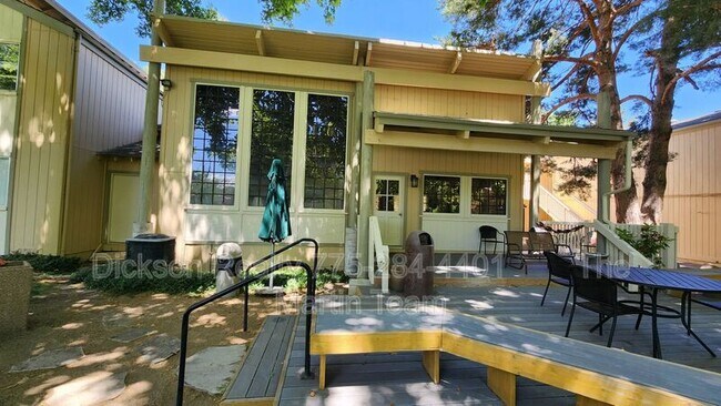 Building Photo - 2300 Dickerson Rd