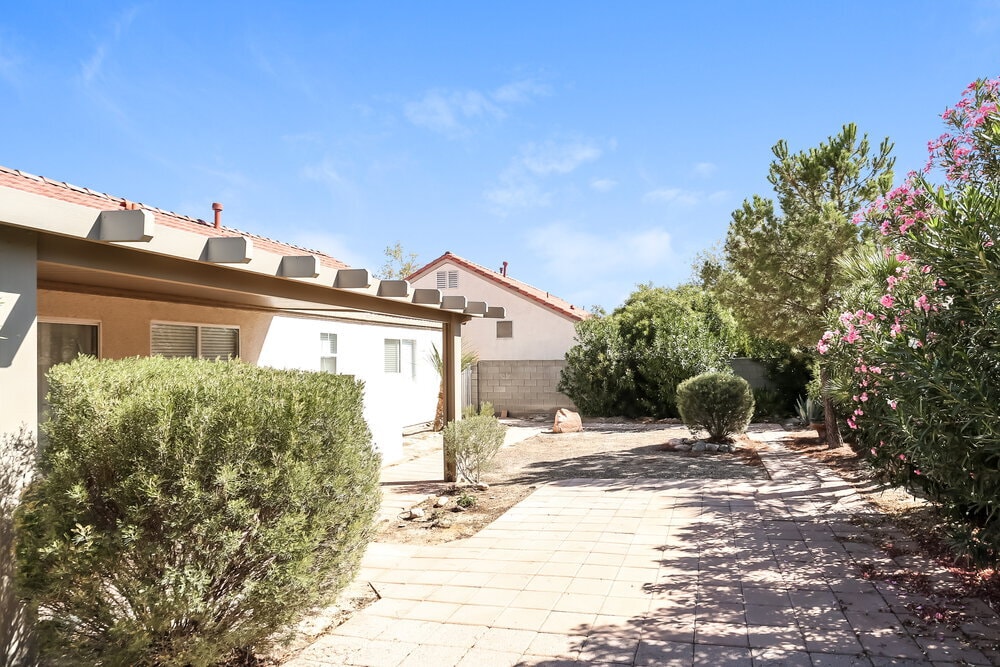 Building Photo - 2801 Lava Rock Ave