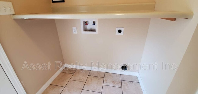 Building Photo - 302 Joel Rd