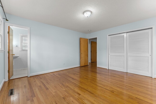 Building Photo - 1055 Inverness Rd