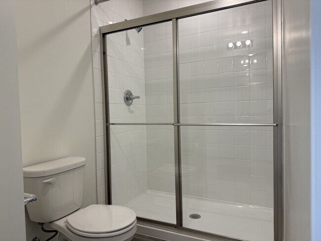 Building Photo - 203 E Arcade Dr