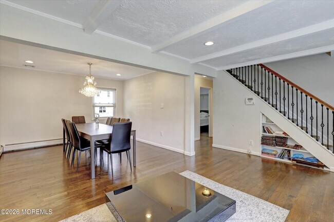 Building Photo - 265 Norgrove Ave