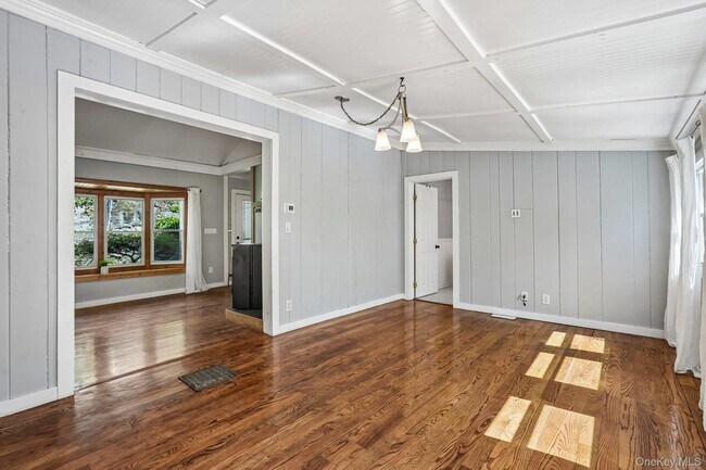 Building Photo - 59 Deer Trail S