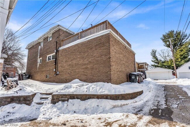 Building Photo - 2828 Snow Rd