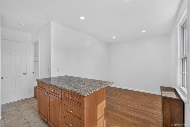 Building Photo - 72 Bayard St