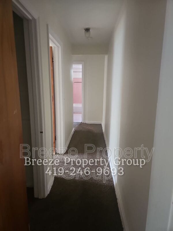 Building Photo - 2445 W Bancroft St