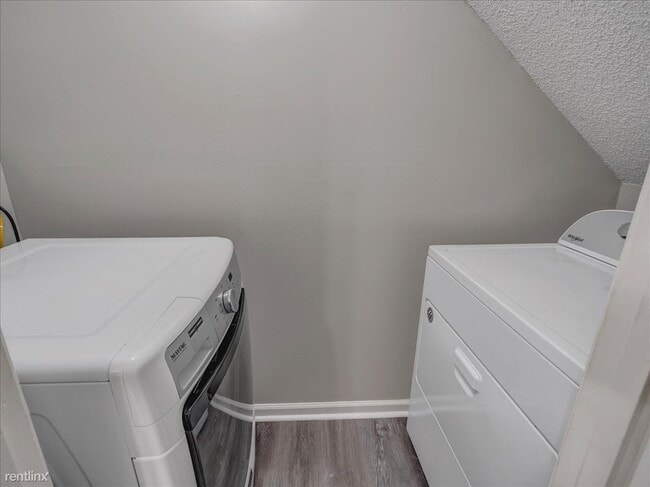 Building Photo - 2 br, 1.5 bath House - 5200 Forsyth Road