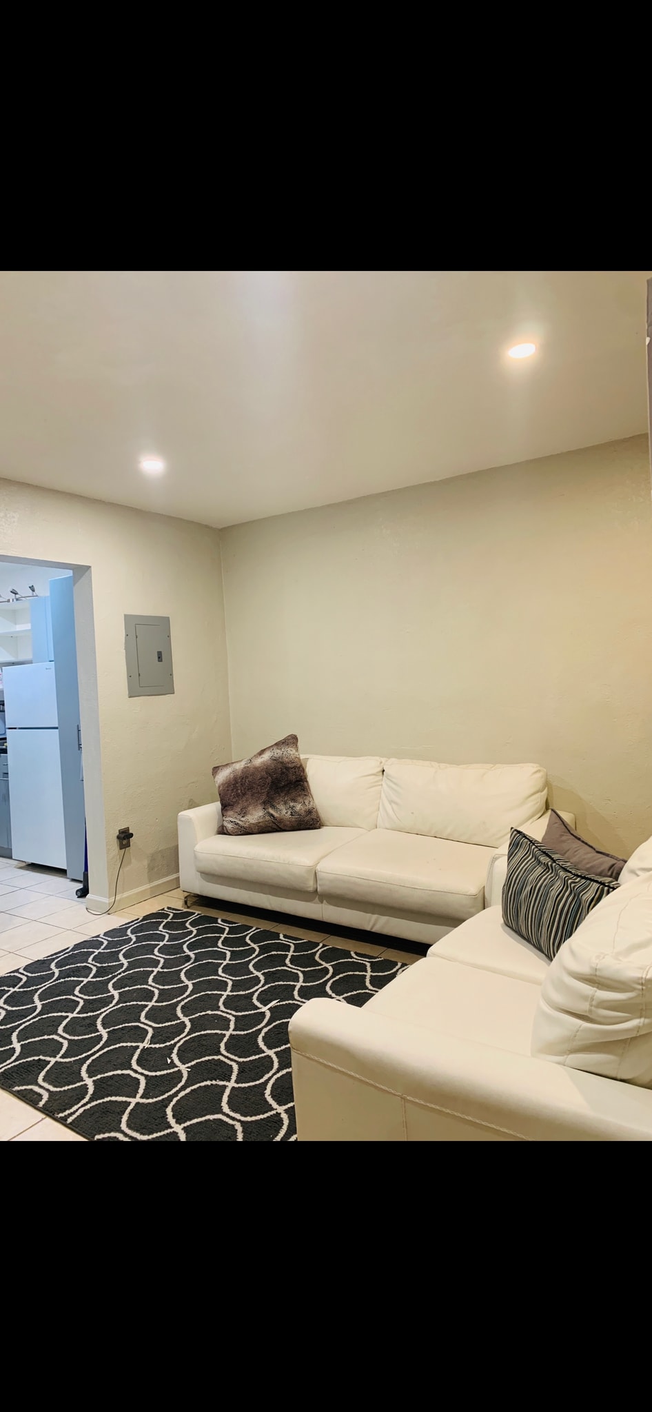 Building Photo - 3680 Oak Ave