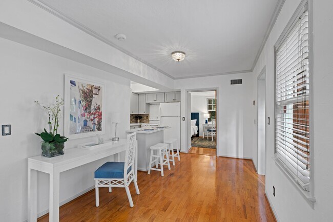 Building Photo - 727 Claremore Dr