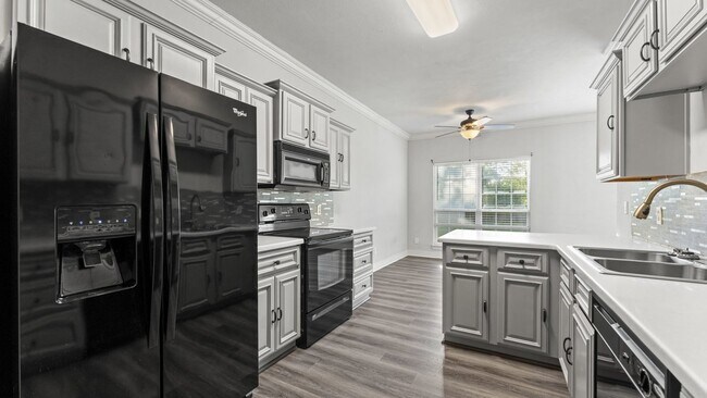 Building Photo - "Beautiful 3-Bedroom Haven with Fireplace ...