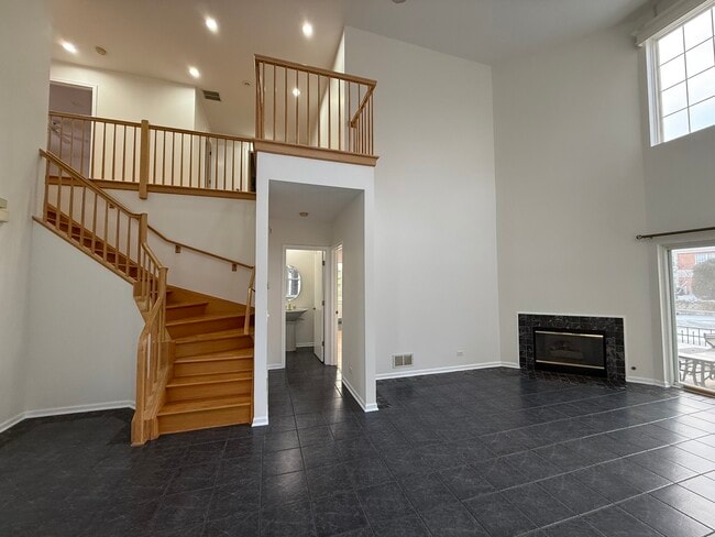 Building Photo - 362 Town Pl Cir