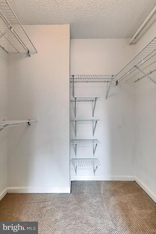 Building Photo - 2121 Jamieson Ave