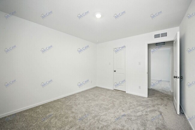 Building Photo - 205 Ashbrook St
