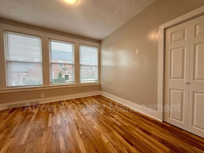 Building Photo - 2046 S 26th St
