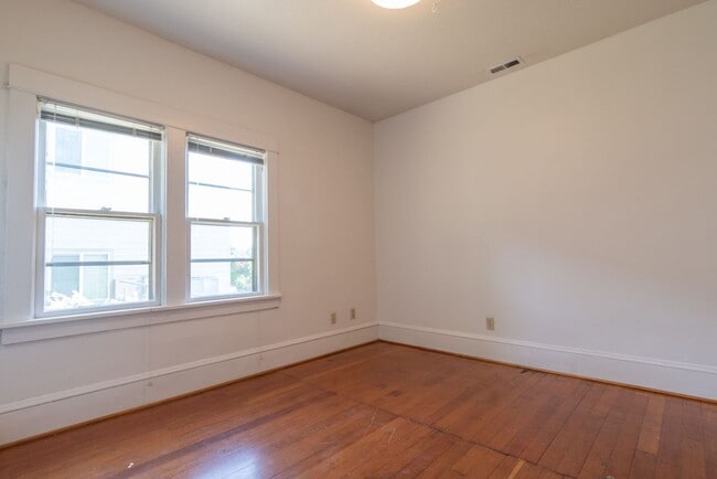 Building Photo - 5534 N Missouri Ave