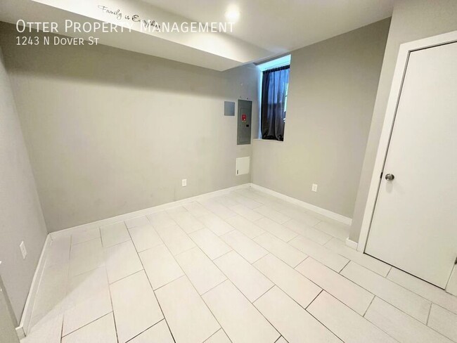 Building Photo - Modern 3BR/2.5BA Home with Balcony Terrace...