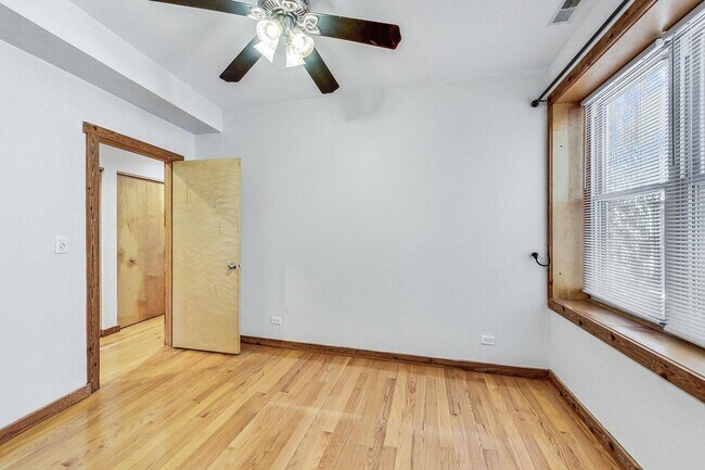 Building Photo - 2705 W Hirsch St