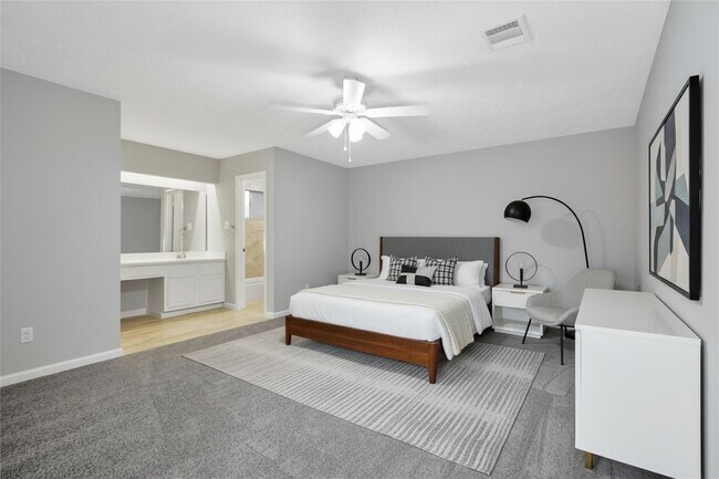 Building Photo - 13703 Cologne Dr