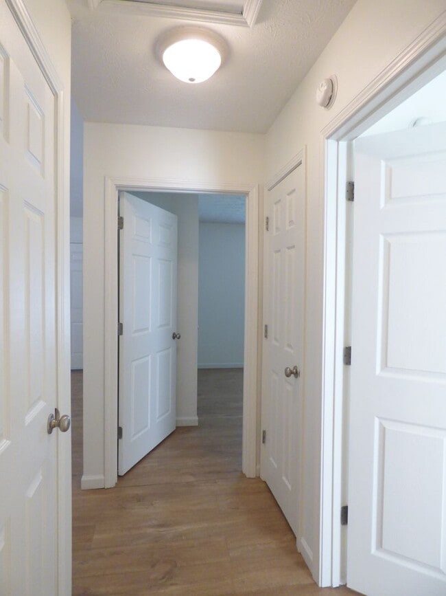 Building Photo - HAD222