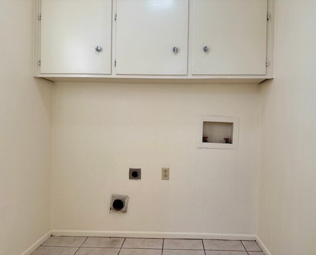 Building Photo - 2213 Culver Dr
