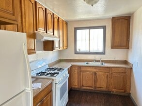 Building Photo - 2/ Bedrooms 1  Bathroom  House In a Quiet ...