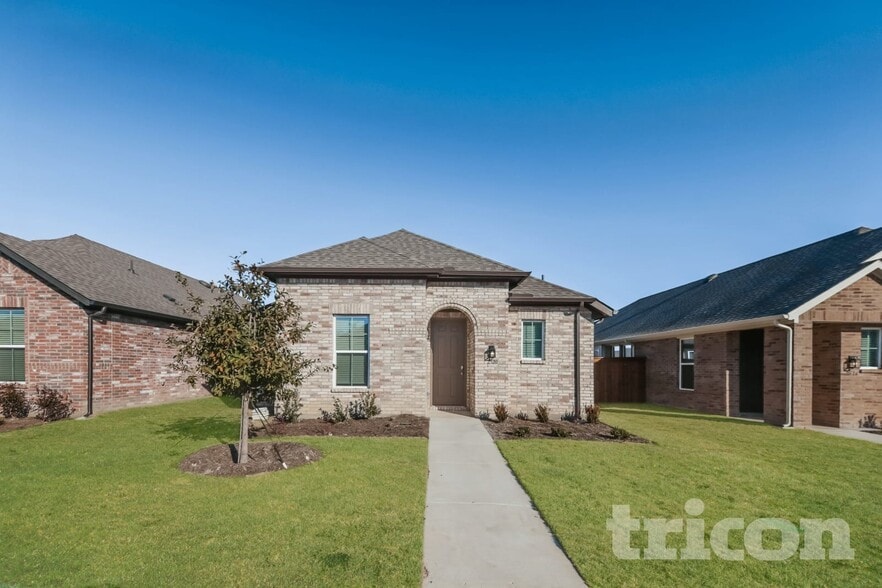 Interior Photo - Tricon Trinity Falls