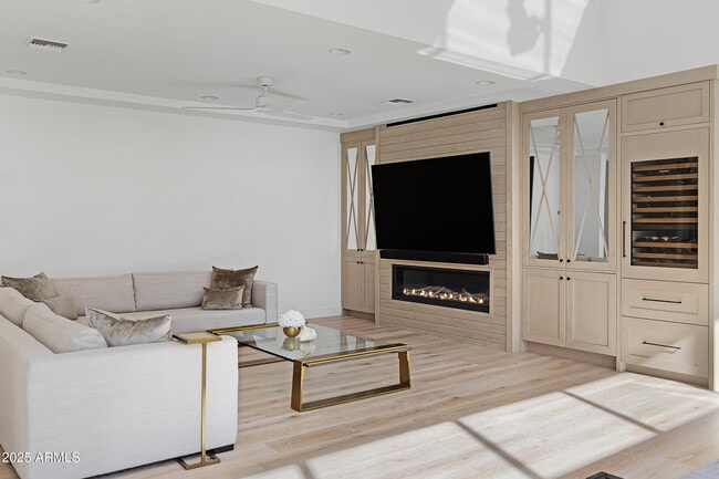 Building Photo - 5841 N Echo Canyon Cir