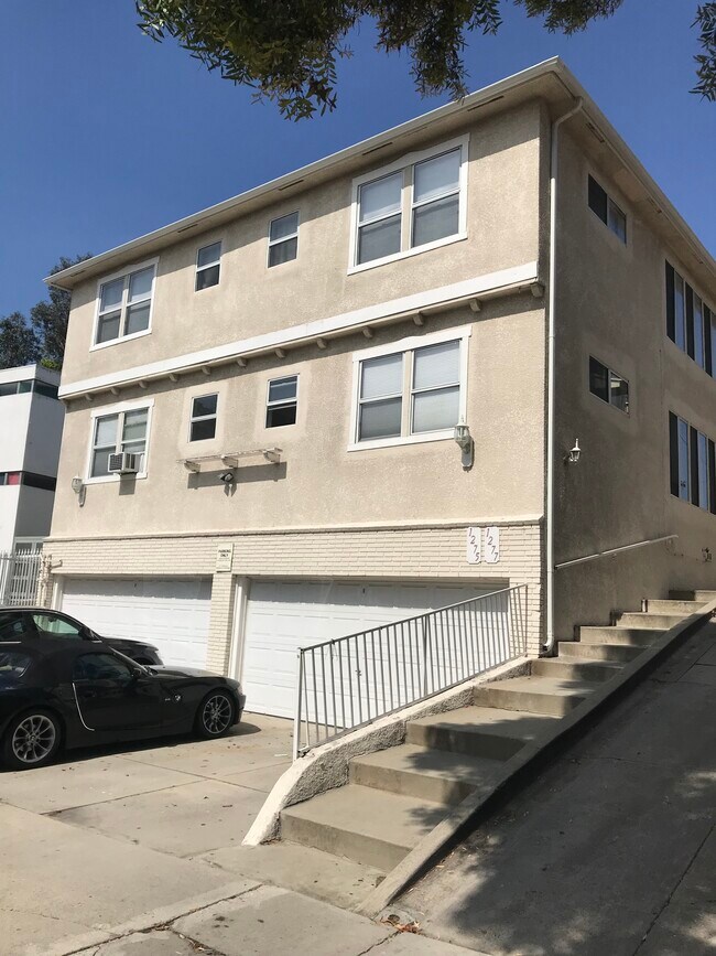 Quiet Building - 1277 S Dunsmuir Ave