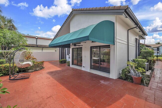 Building Photo - 6438 Via Rosa