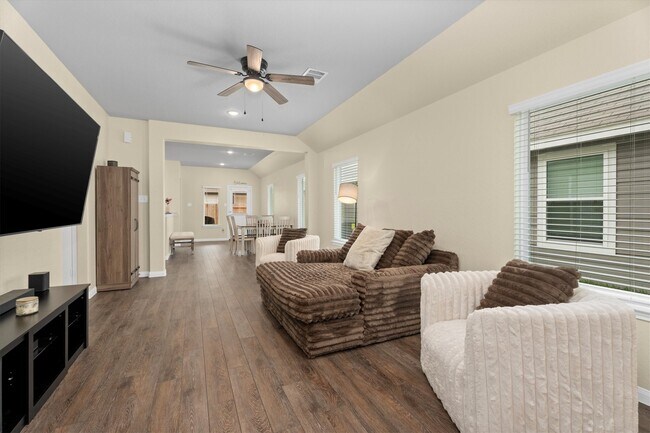 Building Photo - 2408 Bray Head Dr