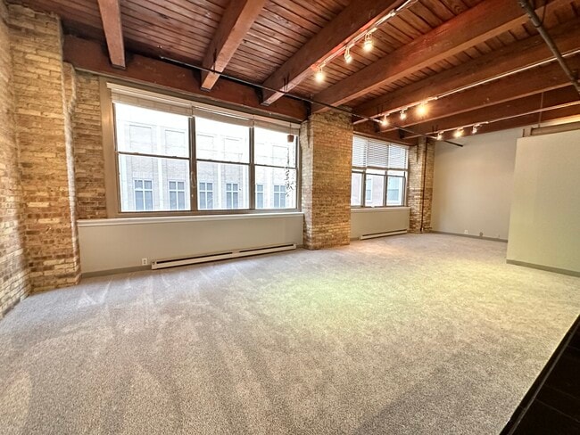 Building Photo - 540 N Lake Shore Dr