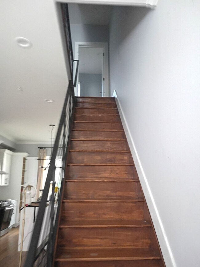 Building Photo - Stunning 4-Bedroom Townhome in Grays Ferry! Available NOW!
