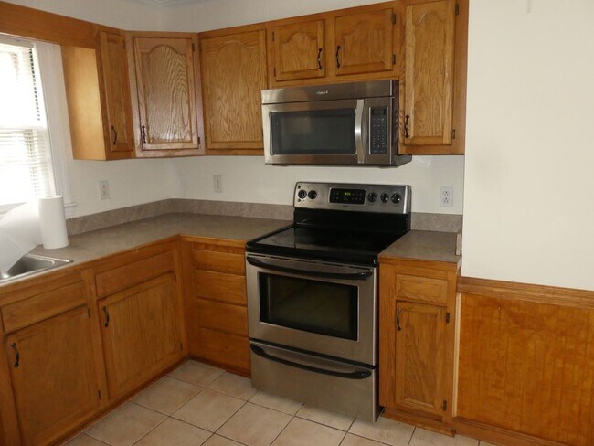 Building Photo - 100 Lodge Rd