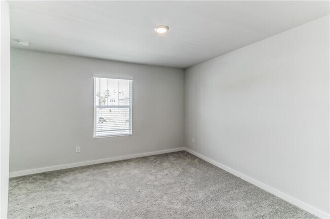 Building Photo - 727 Ruddy Dr