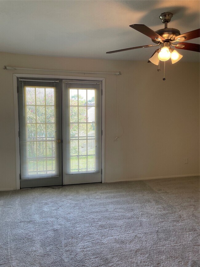 Building Photo - 7051 Chasewood Dr