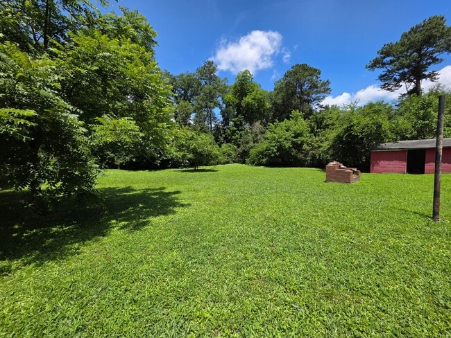 Building Photo - Updated 2-Bedroom, 1-Bath Ground-Floor Dup...