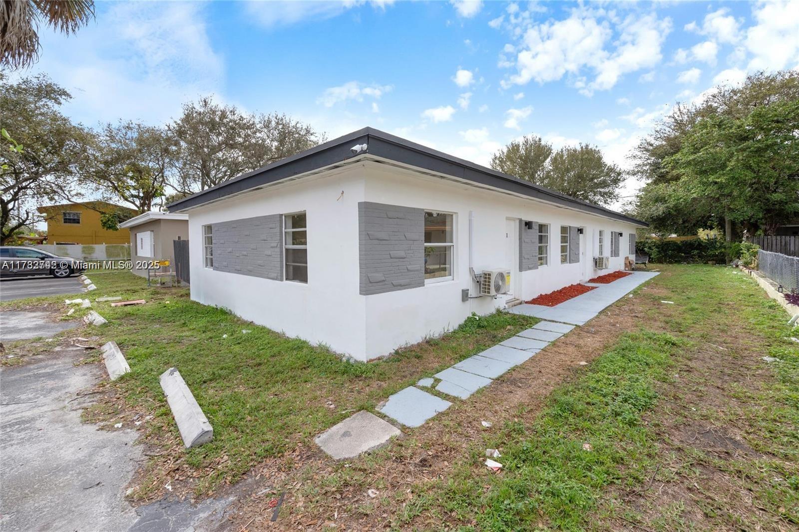 Building Photo - 417 NW 15th Ave