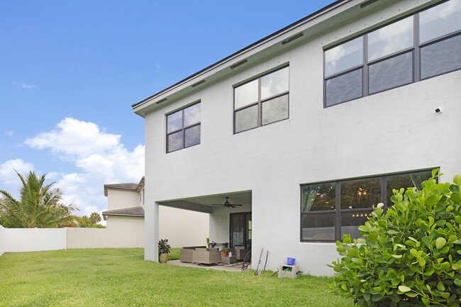 Building Photo - 6151 Yerba Buena Ct