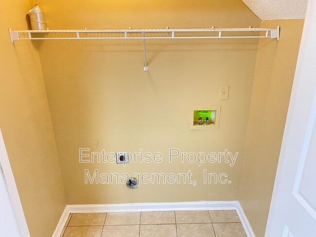 Building Photo - 7162 Charlton Way