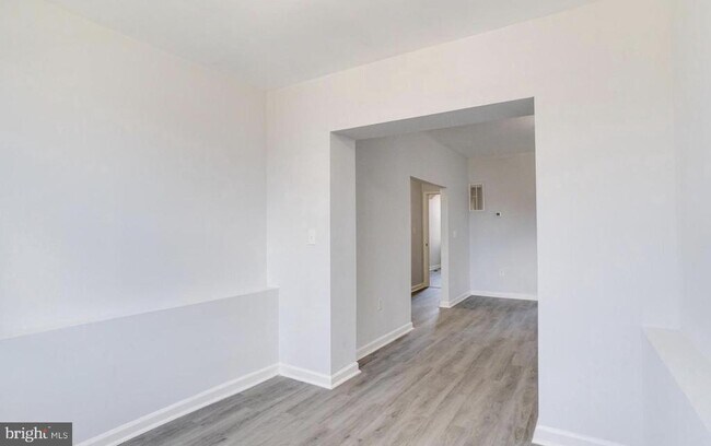 Building Photo - 3007 Oakley Ave