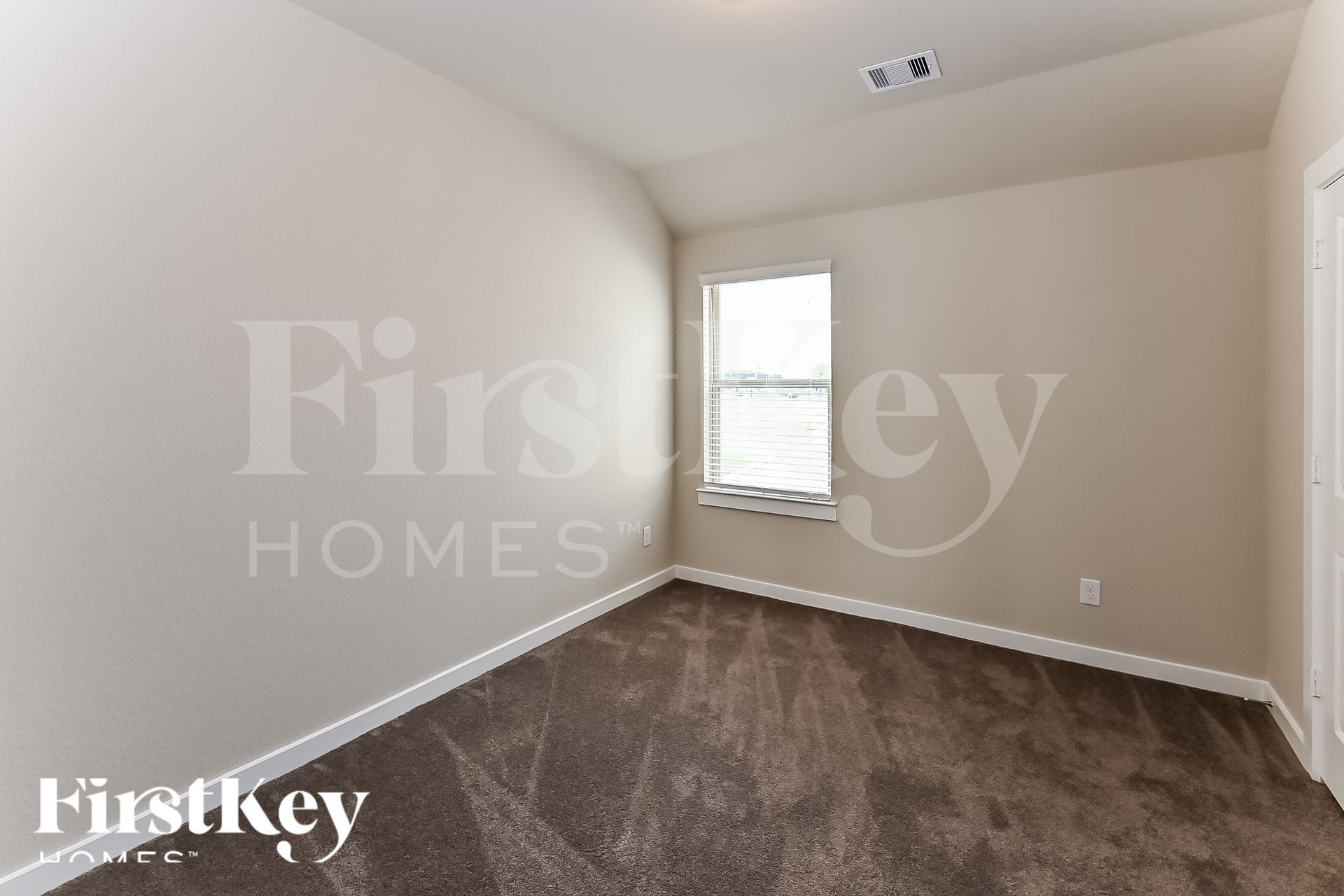 Building Photo - 12319 Summerbrook Dr