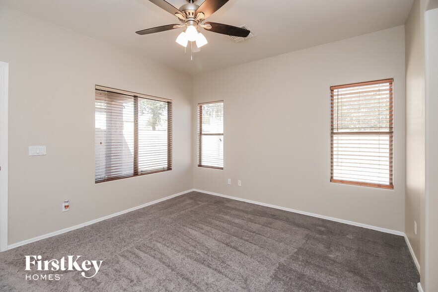 Building Photo - 28067 N Quartz Dr