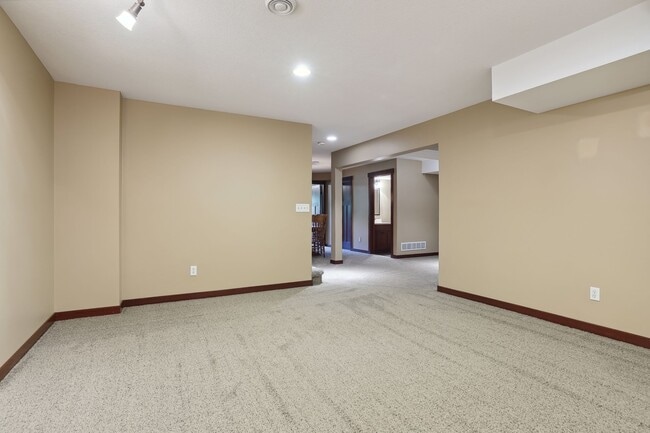 Building Photo - 14272 Grantaire Ln N