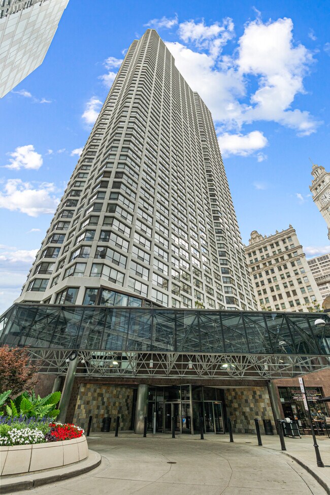 Primary Photo - 405 N Wabash Ave