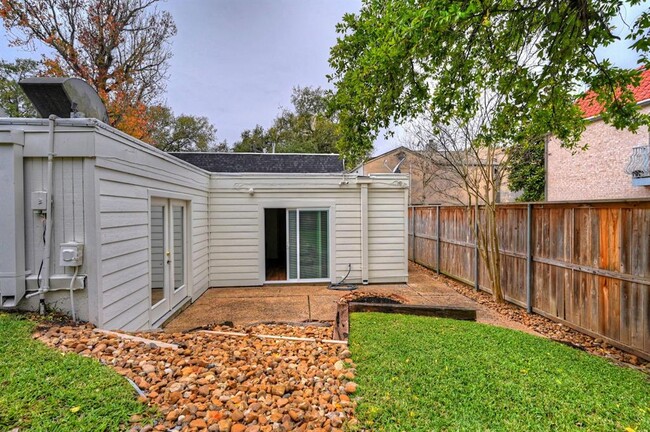 Building Photo - 5407 John Dreaper Dr