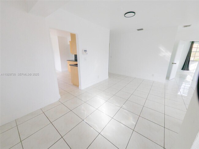 Building Photo - 3623 SW 5th Terrace