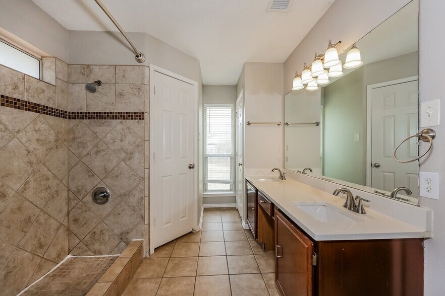 Building Photo - 9105 Cranwell Ct