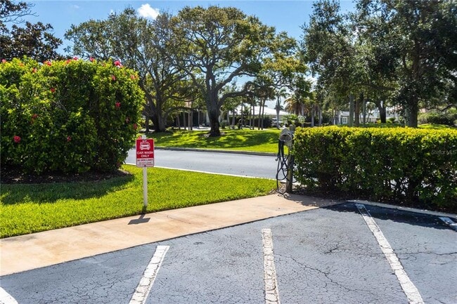 Building Photo - 700 Island Way