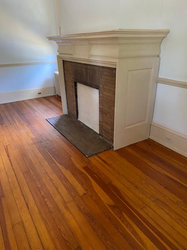 Building Photo - 7936 Montgomery Ave